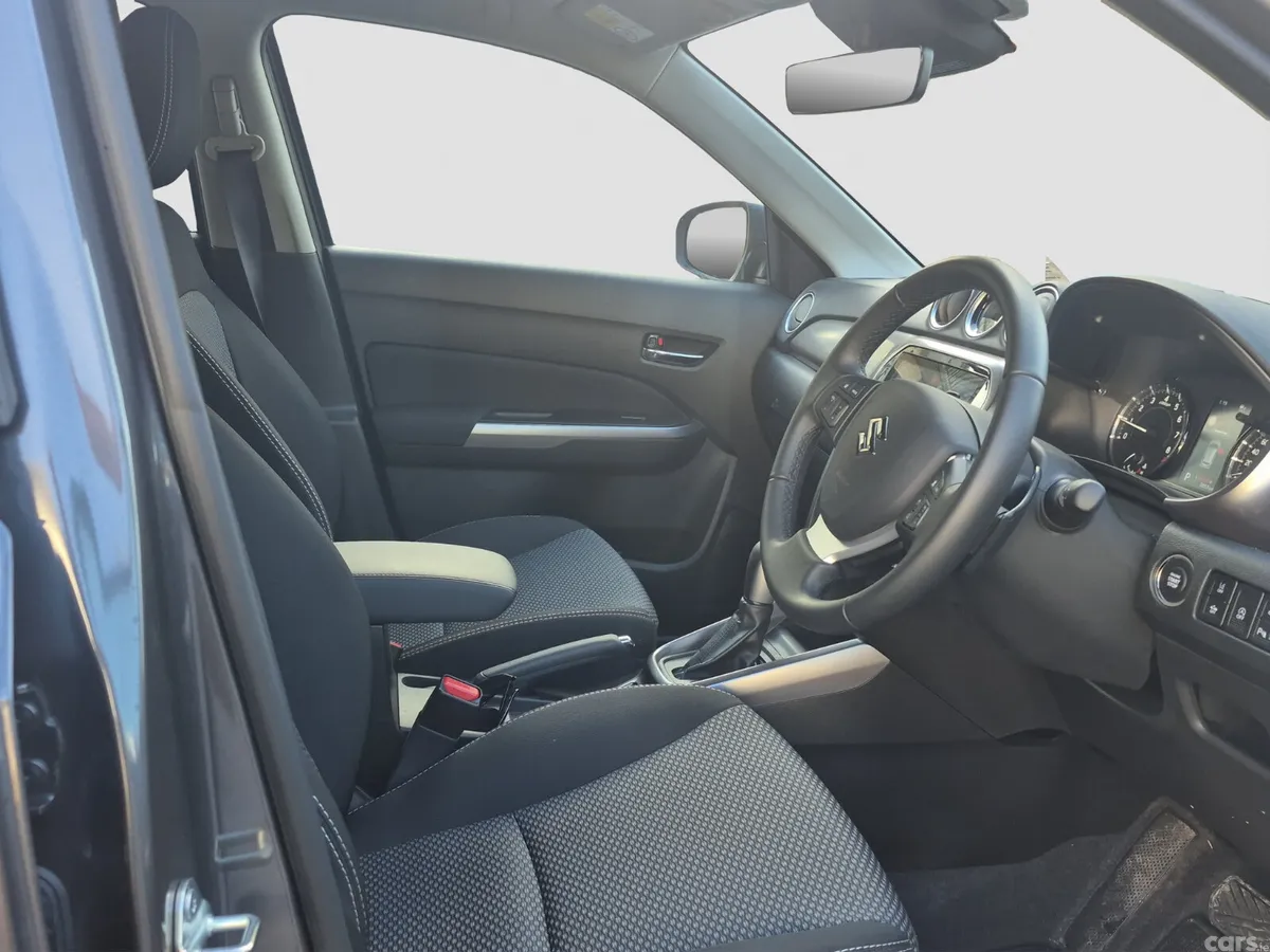 Suzuki Vitara SUV, Petrol, 2026, Grey