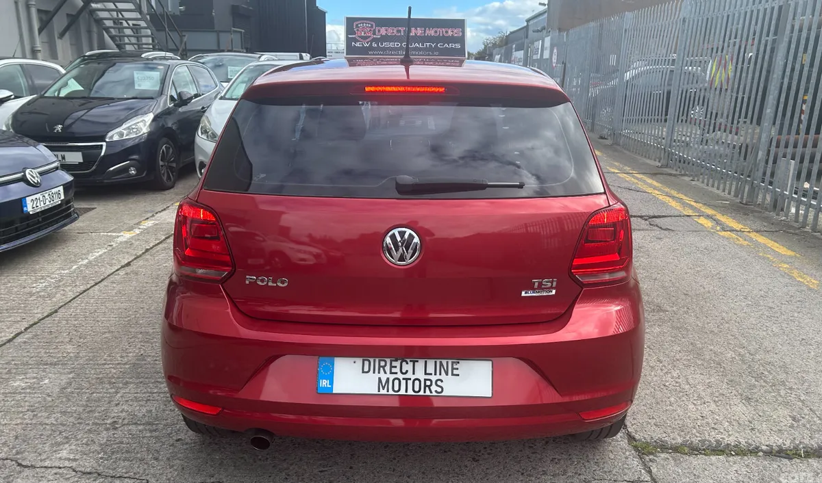 Volkswagen Polo Hatchback, Petrol, 2015, Red
