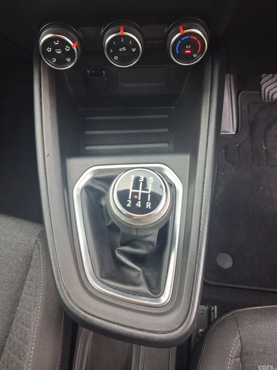 Renault Clio Hatchback, Petrol, 2020, Red