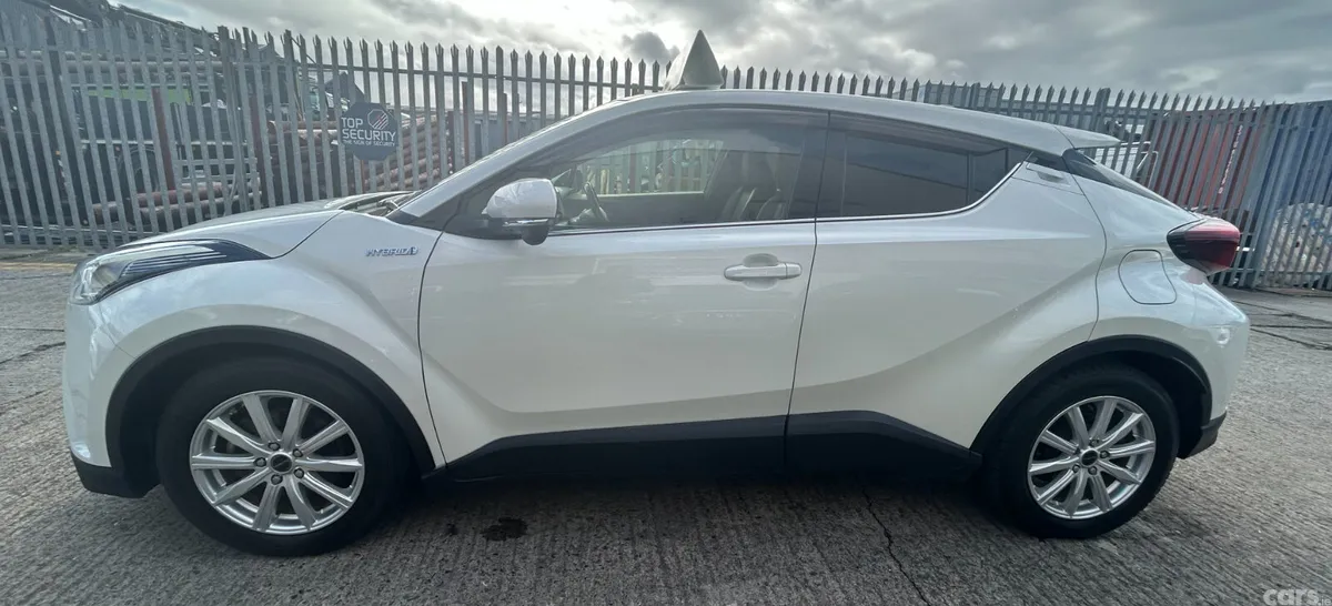 Toyota C-HR Hatchback, Petrol Hybrid, 2019, Green