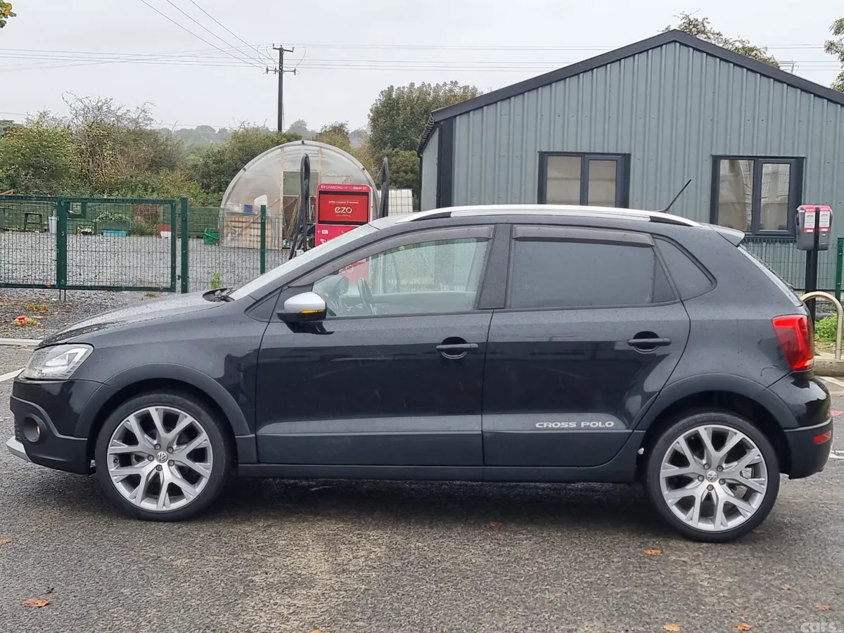 Volkswagen Polo Hatchback, Petrol, 2015, Black