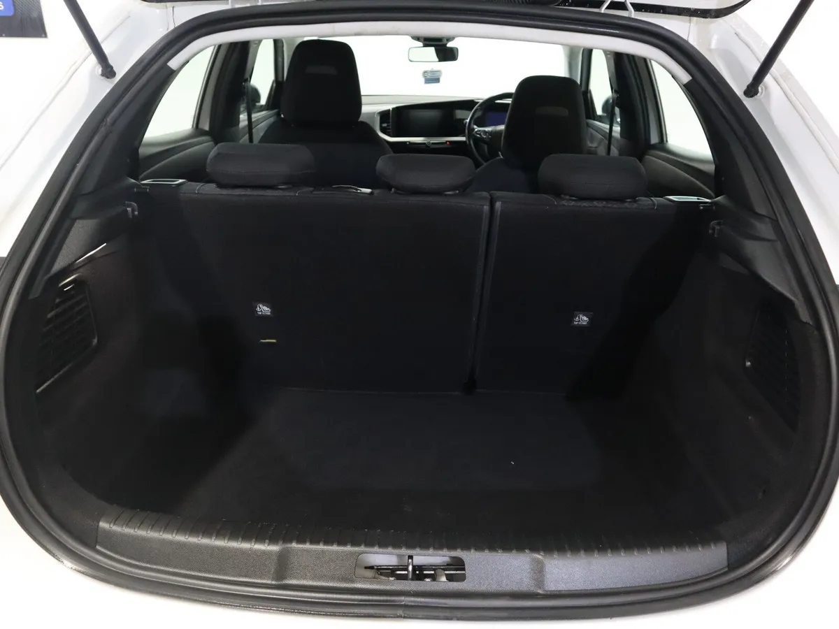 Opel Mokka SUV, Petrol, 2023, White