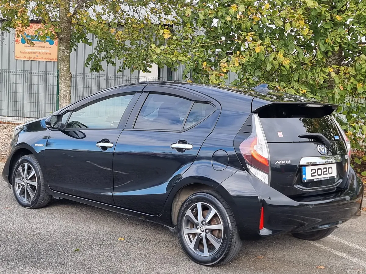 Toyota Aqua Hatchback, Petrol Hybrid, 2020, White