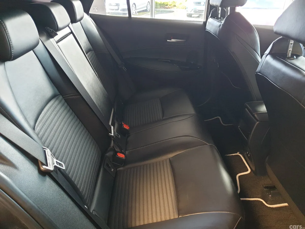 Toyota Corolla Estate, Petrol Hybrid, 2021, Black