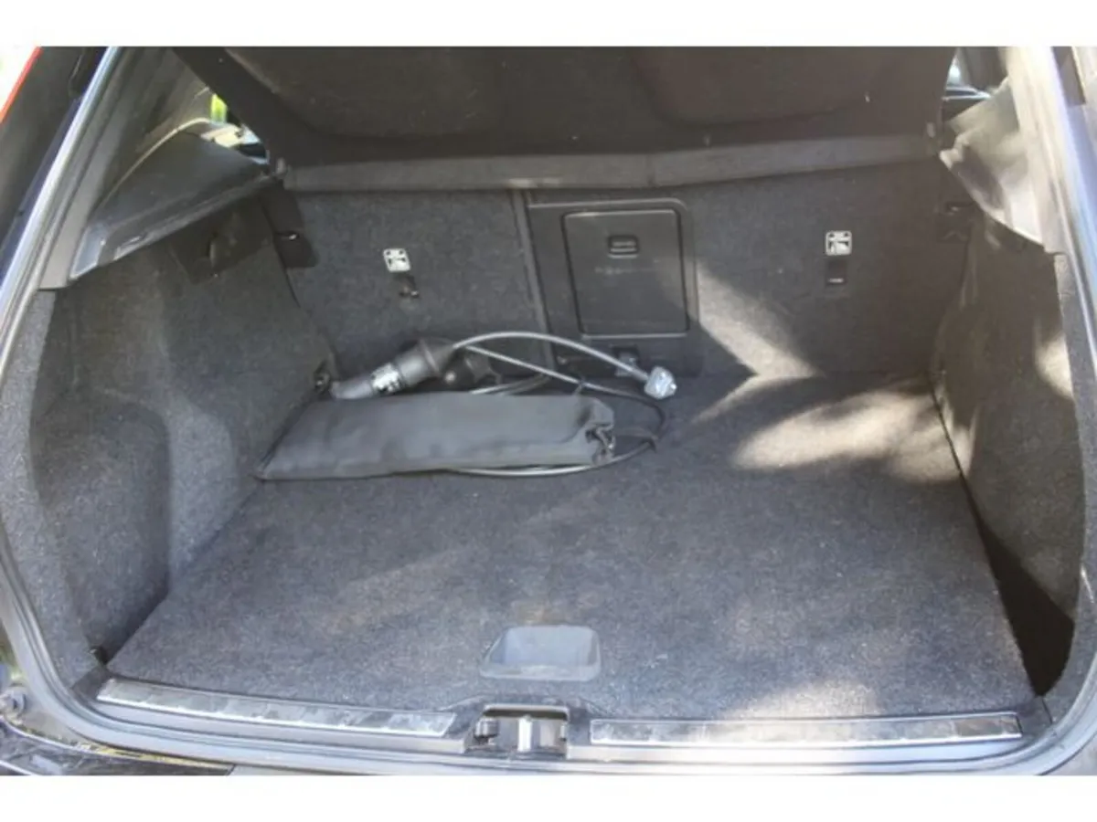 Volvo XC40 Estate, Petrol Hybrid, 2021, Black