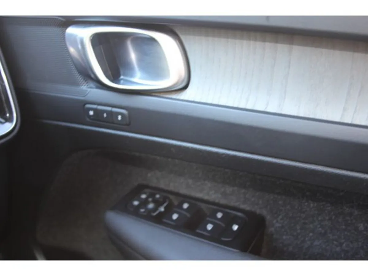 Volvo XC40 Estate, Petrol Hybrid, 2021, Black