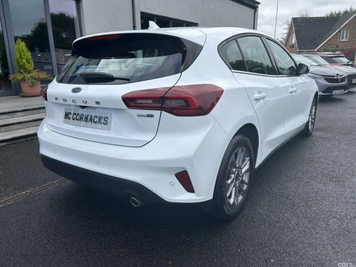Ford Focus Hatchback, Petrol Hybrid, 2023, White