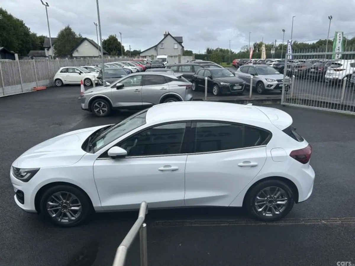 Ford Focus Hatchback, Petrol Hybrid, 2023, White