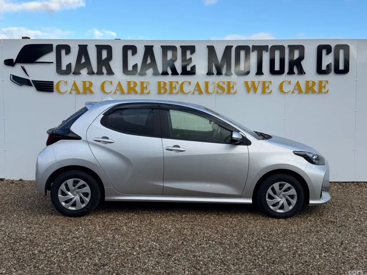 Toyota Yaris Hatchback, Petrol Hybrid, 2020, Silver
