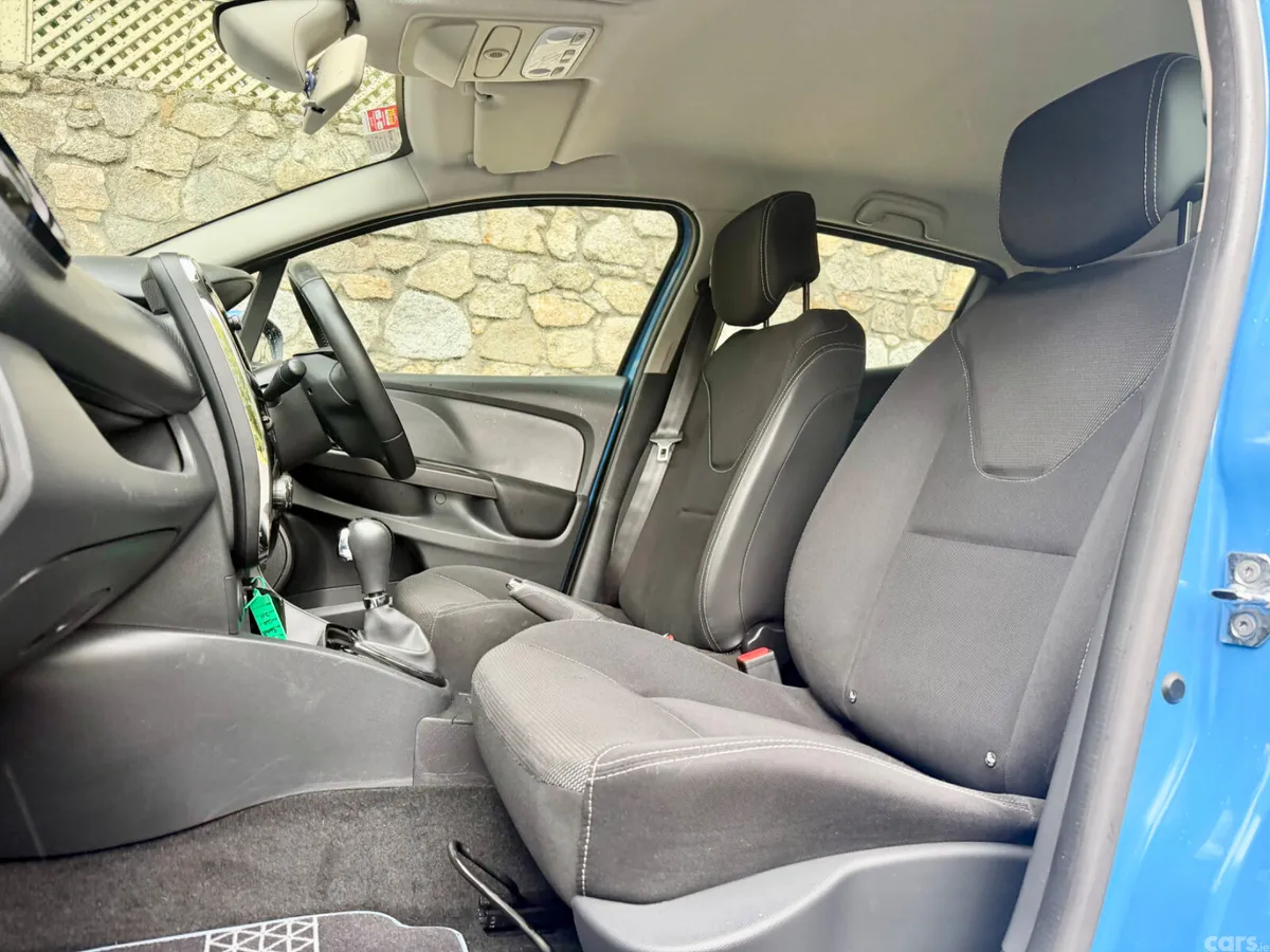 Renault Clio Hatchback, Petrol, 2014, Blue