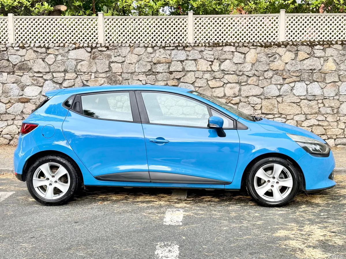 Renault Clio Hatchback, Petrol, 2014, Blue