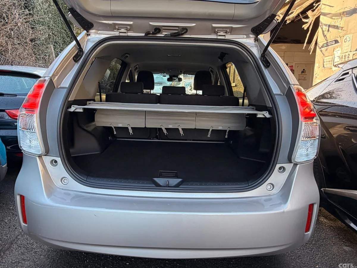 Toyota Prius Hatchback, Petrol Hybrid, 2018, Beige
