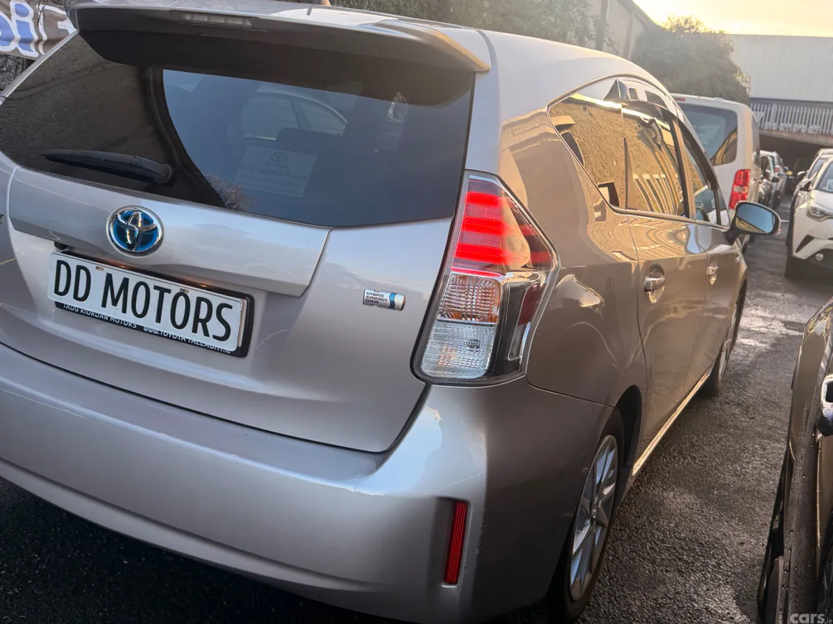Toyota Prius Hatchback, Petrol Hybrid, 2018, Beige