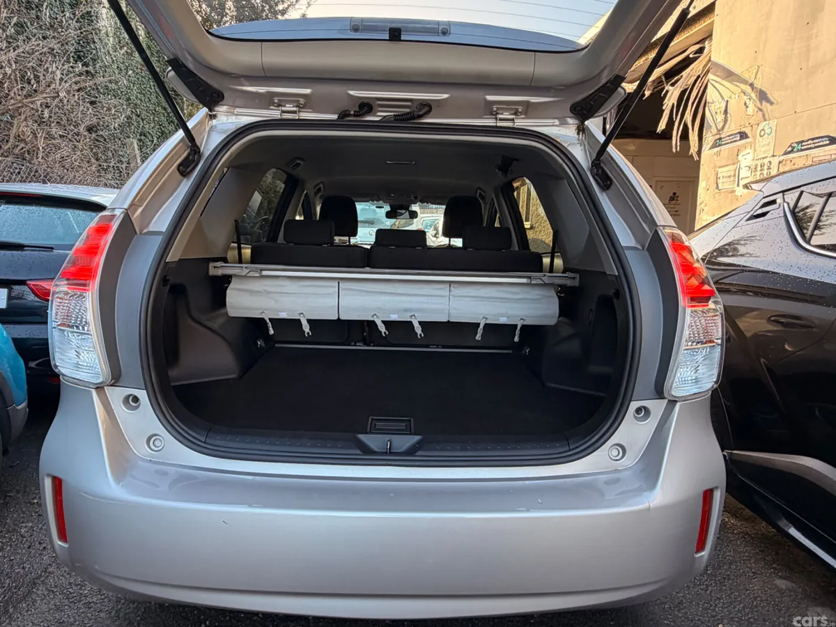 Toyota Prius Hatchback, Petrol Hybrid, 2018, Beige