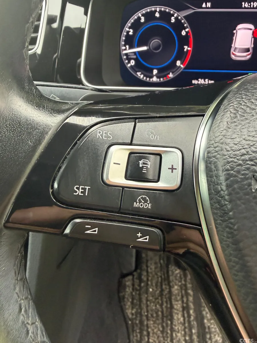 Volkswagen Golf Hatchback, Petrol, 2018, Silver