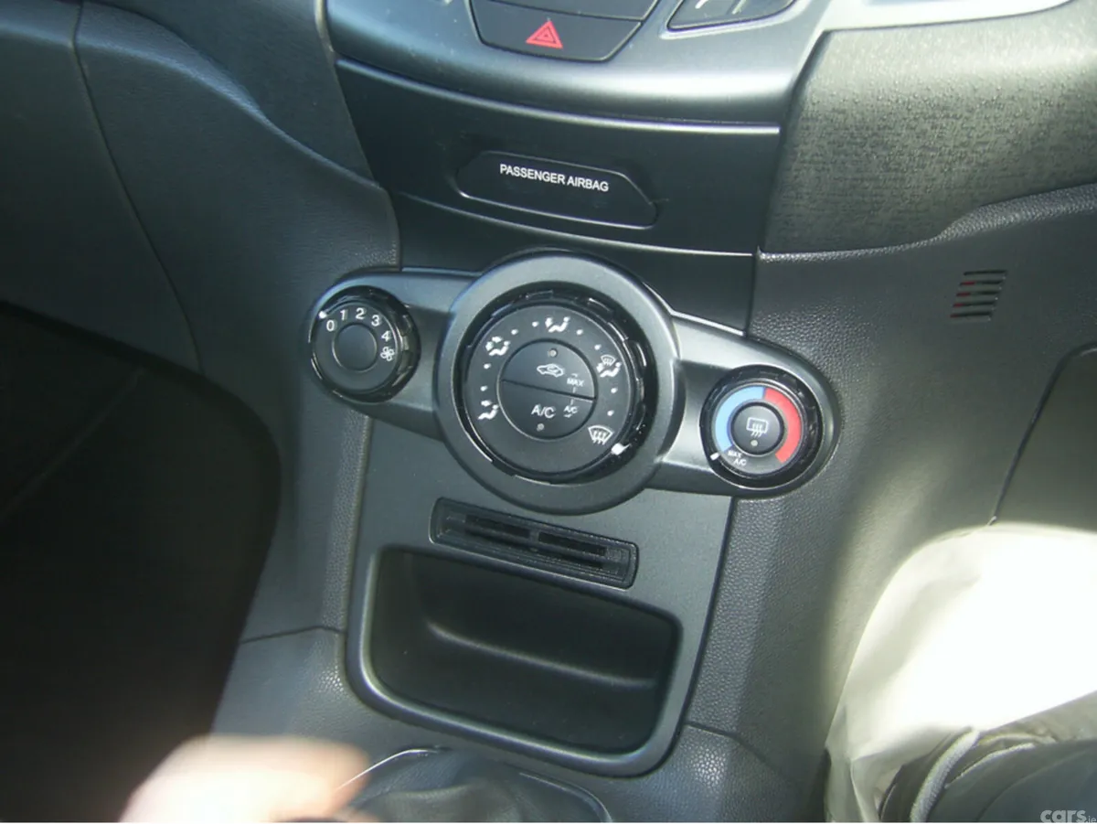 Ford Fiesta Hatchback, Petrol, 2015, Blue