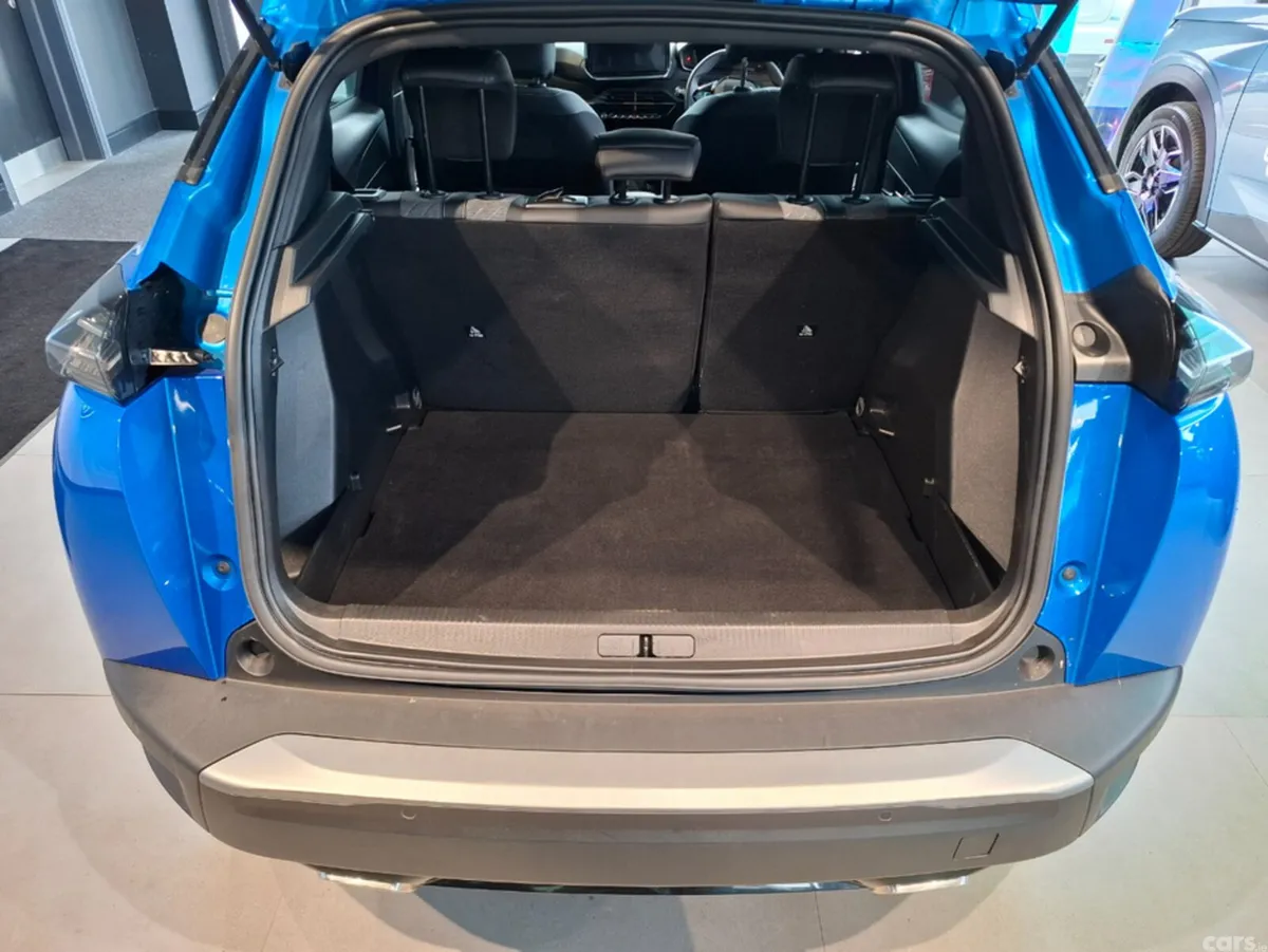 Peugeot 2008 MPV, Petrol, 2025, Blue