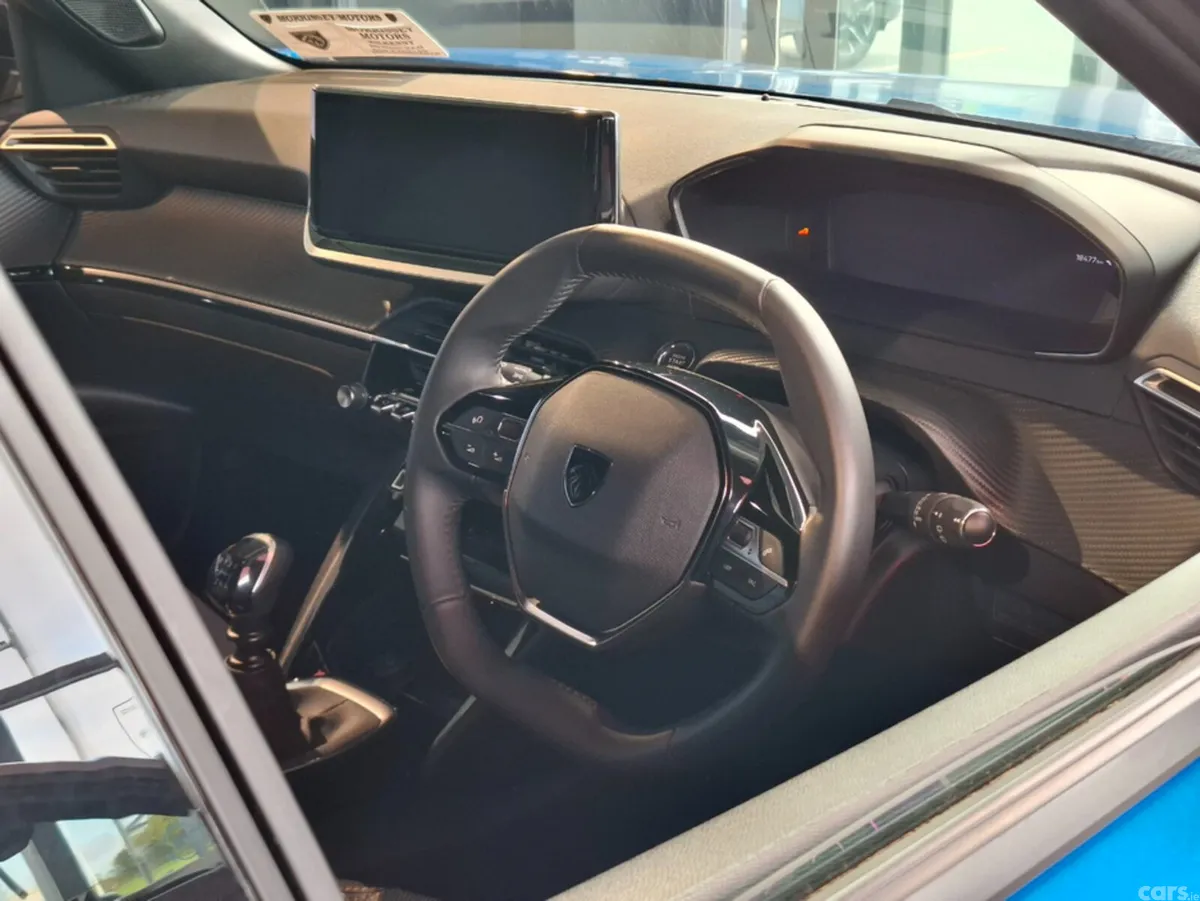 Peugeot 2008 MPV, Petrol, 2025, Blue