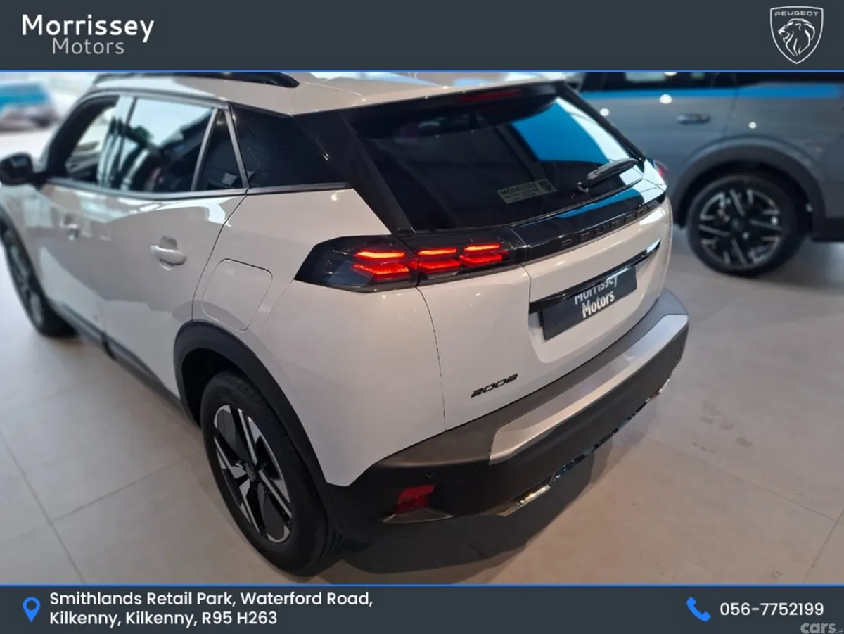 Peugeot 2008 MPV, Petrol, 2025, White