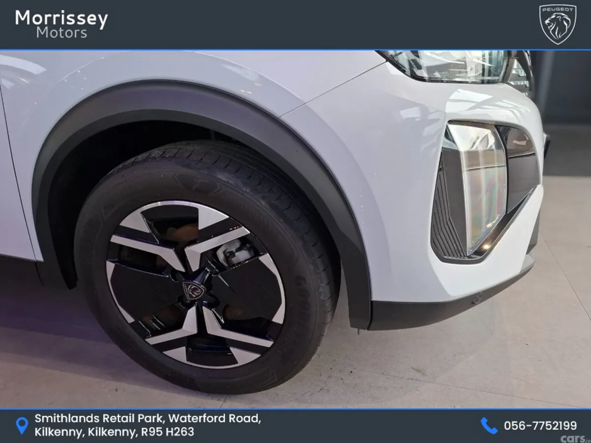 Peugeot 2008 MPV, Petrol, 2025, White
