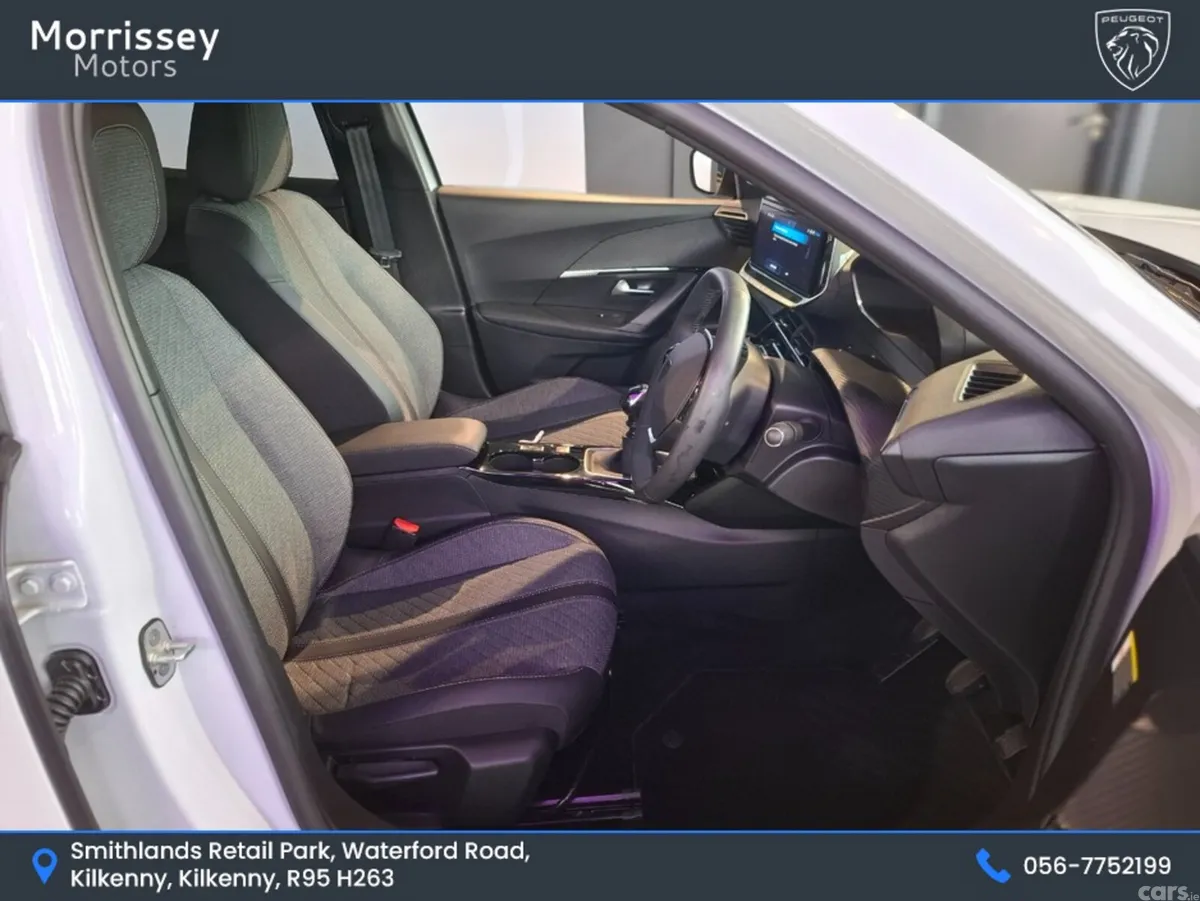 Peugeot 2008 MPV, Petrol, 2025, White
