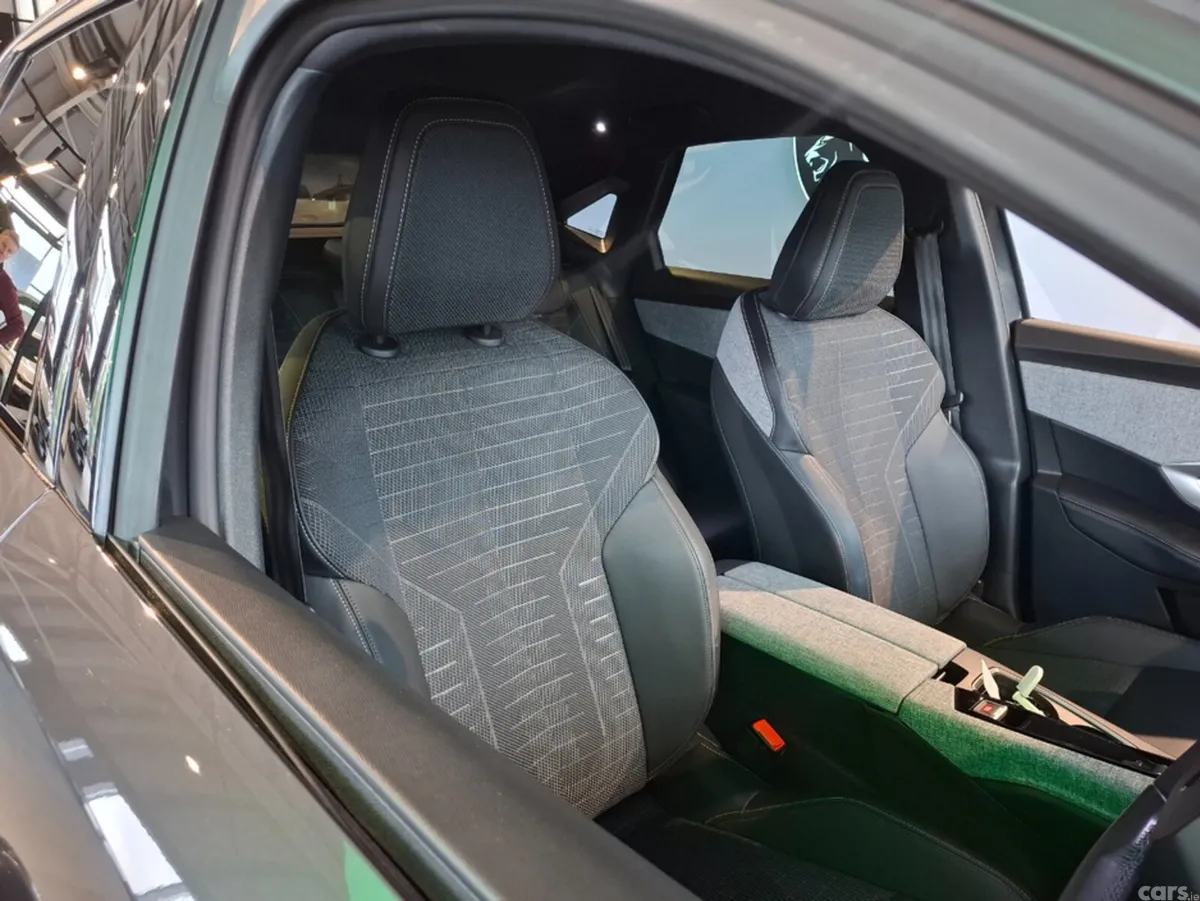 Peugeot 3008 MPV, Petrol, 2025, Grey