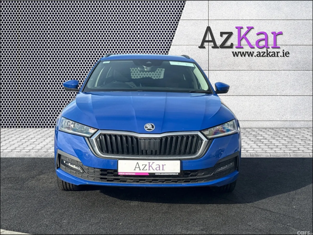 Skoda Octavia Saloon, Petrol Plug-in Hybrid, 2023, Blue