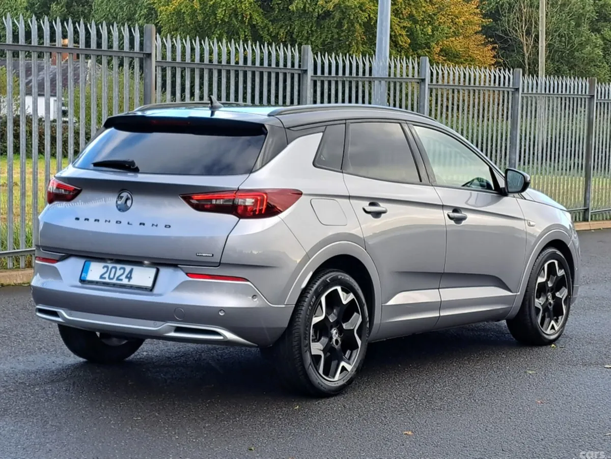 Opel Grandland Hatchback, Petrol Hybrid, 2024, Grey