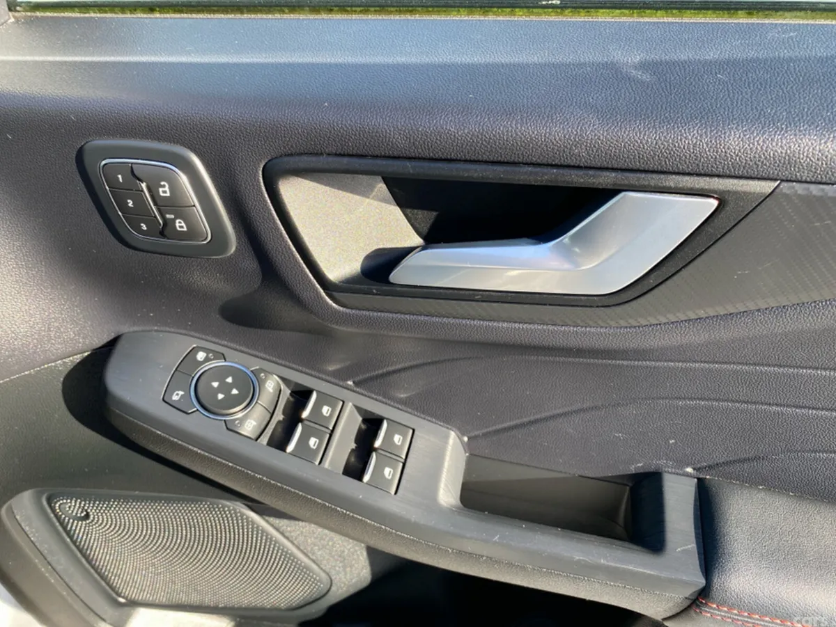 Ford Kuga MPV, Petrol Plug-in Hybrid, 2024, Grey