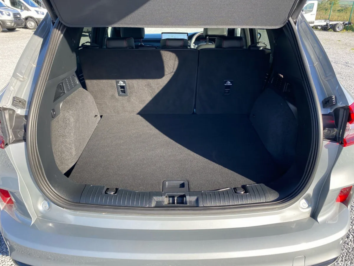 Ford Kuga MPV, Petrol Plug-in Hybrid, 2024, Grey