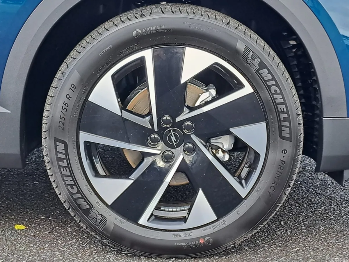 Opel Grandland SUV, Petrol Hybrid, 2027, Blue
