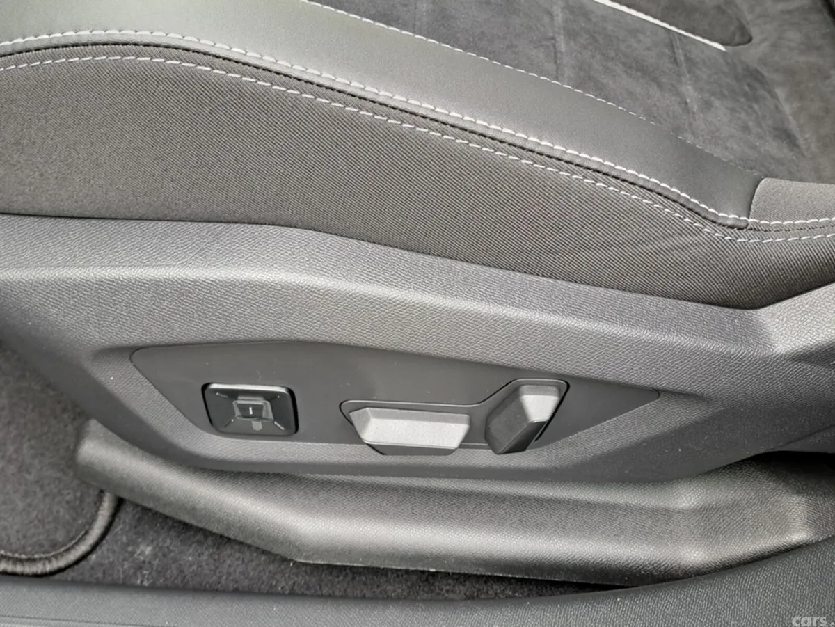 Opel Grandland SUV, Petrol Hybrid, 2027, Blue