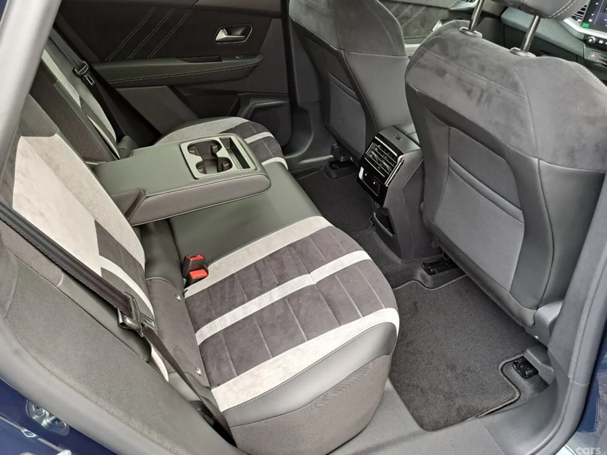 Opel Grandland SUV, Petrol Hybrid, 2027, Blue