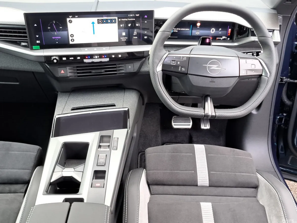 Opel Grandland SUV, Petrol Hybrid, 2027, Blue