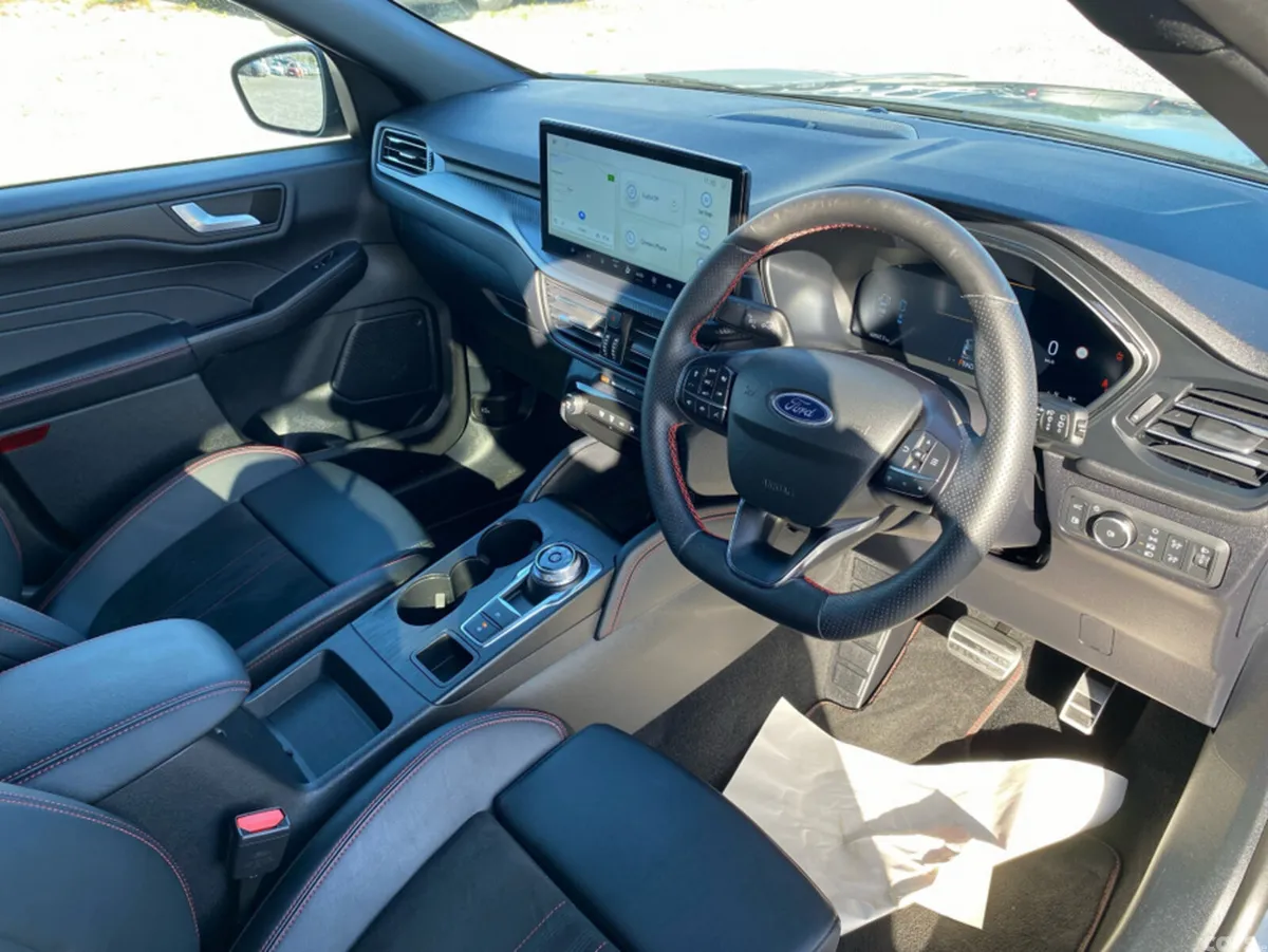 Ford Kuga MPV, Petrol Plug-in Hybrid, 2024, Grey