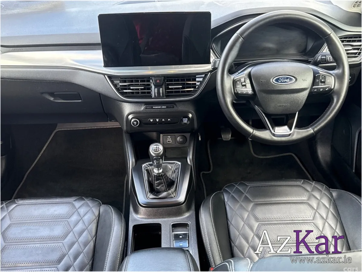 Ford Focus Hatchback, Petrol, 2024, Blue
