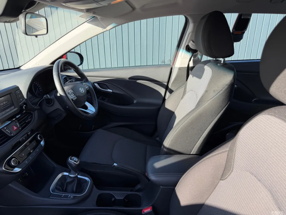 Hyundai i30 Estate, Diesel, 2018, Red