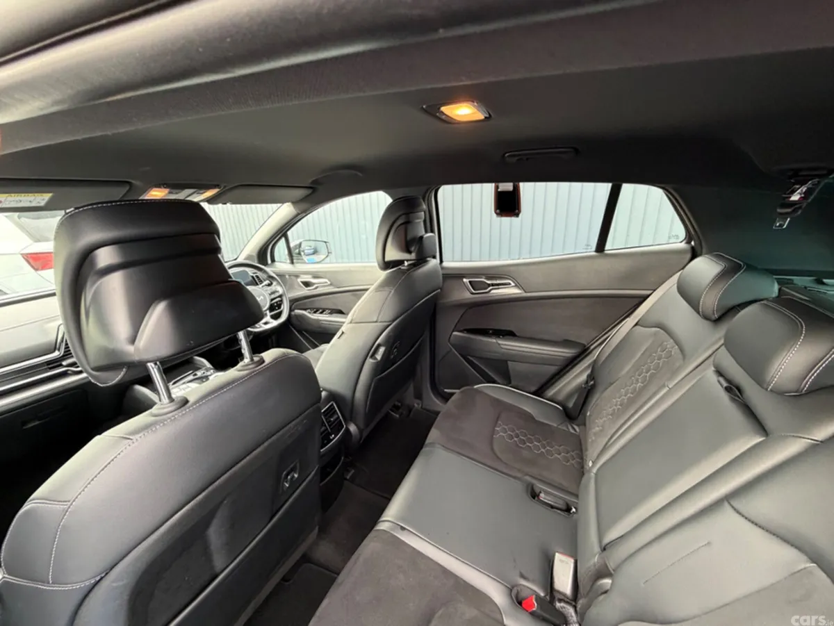 Kia Sportage SUV, Petrol Hybrid, 2022, White