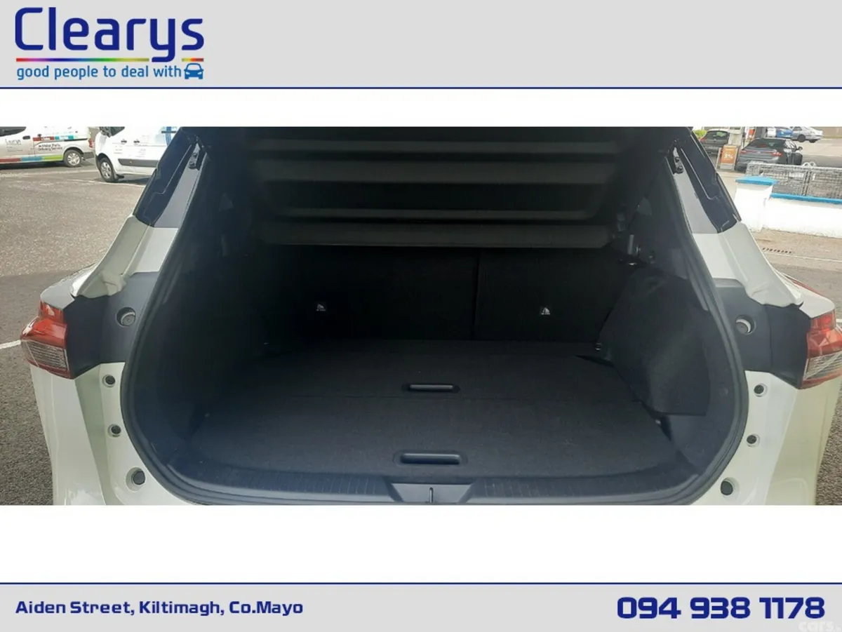 Nissan Qashqai MPV, Petrol Hybrid, 2024, White