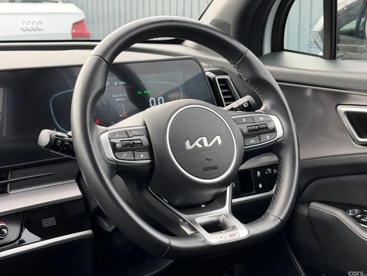 Kia Sportage SUV, Petrol Plug-in Hybrid, 2022, White