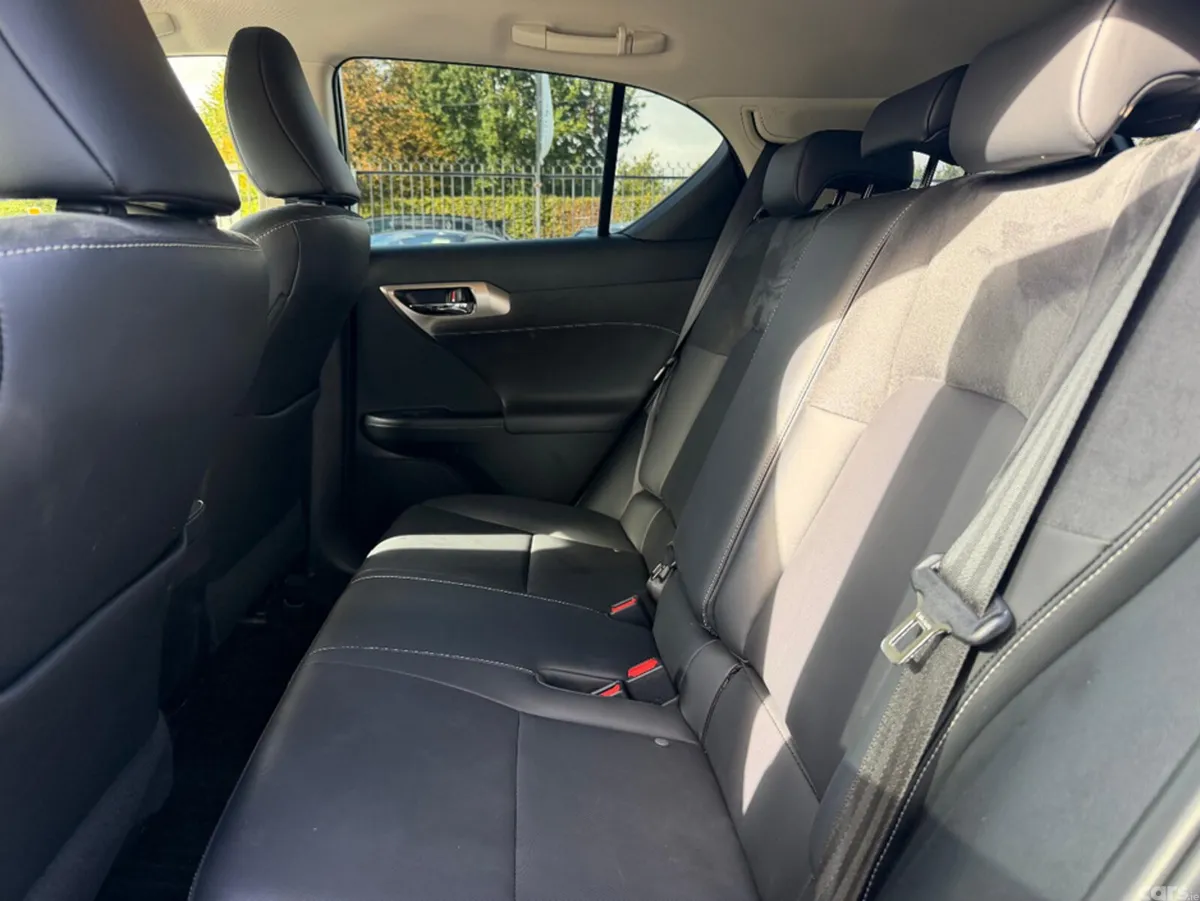 Lexus CT Hatchback, Petrol Hybrid, 2020, Blue