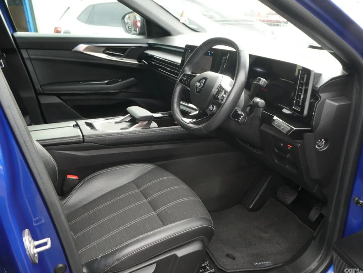 Renault Austral SUV, Petrol, 2024, Blue