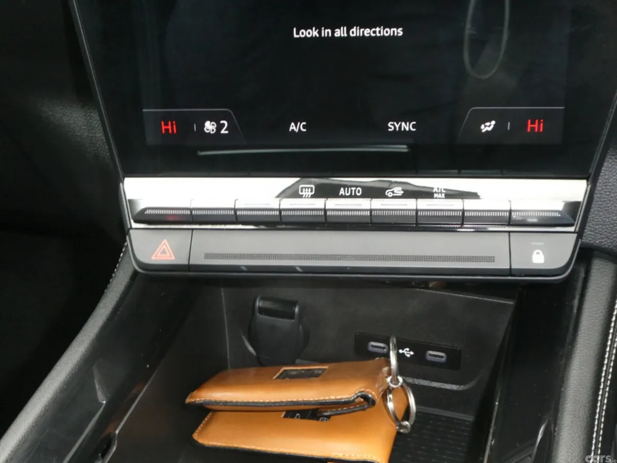 Renault Austral SUV, Petrol, 2024, Blue