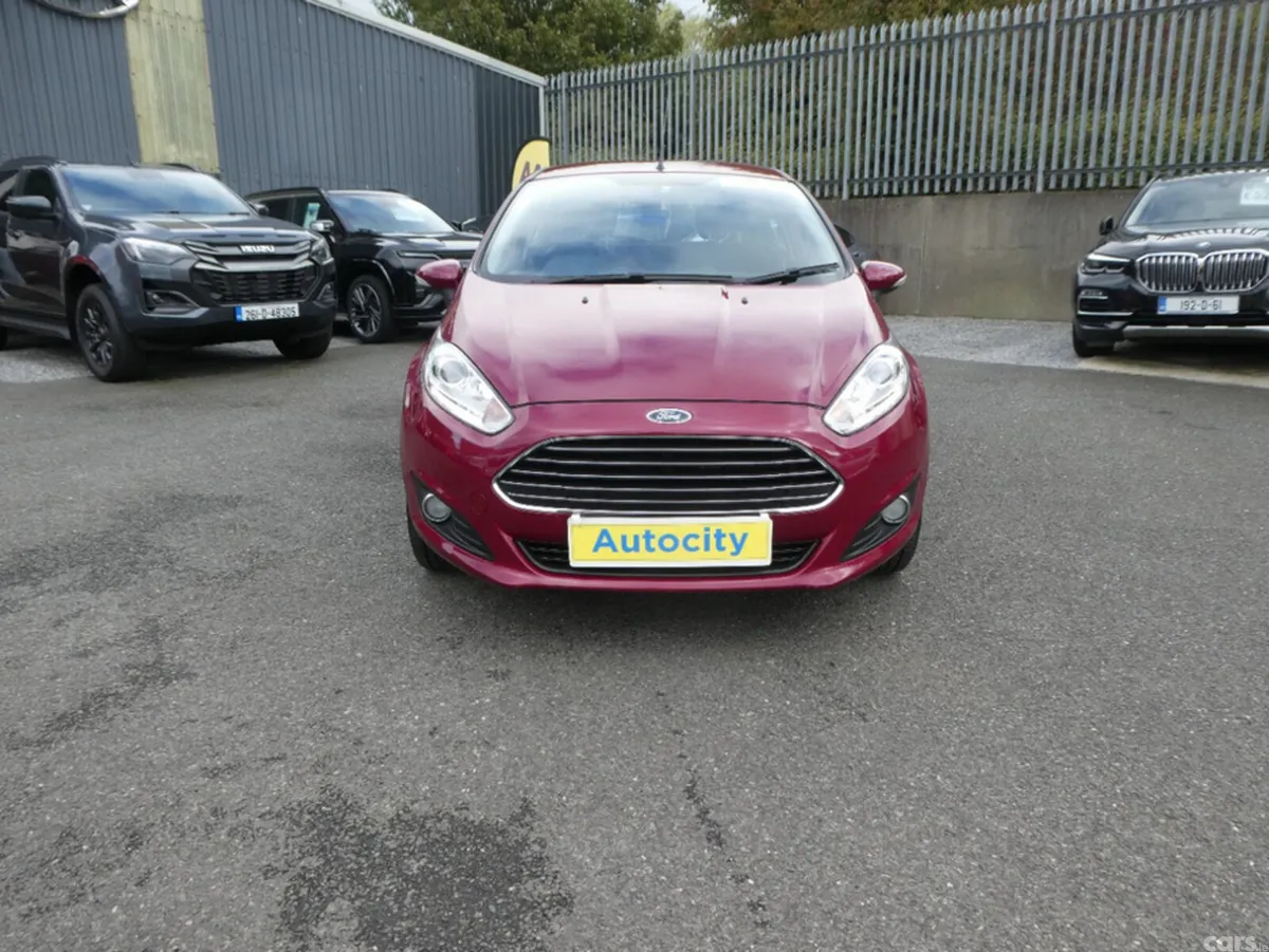 Ford Fiesta Hatchback, Petrol, 2014, Red