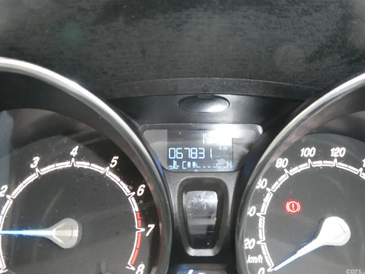 Ford Fiesta Hatchback, Petrol, 2014, Red