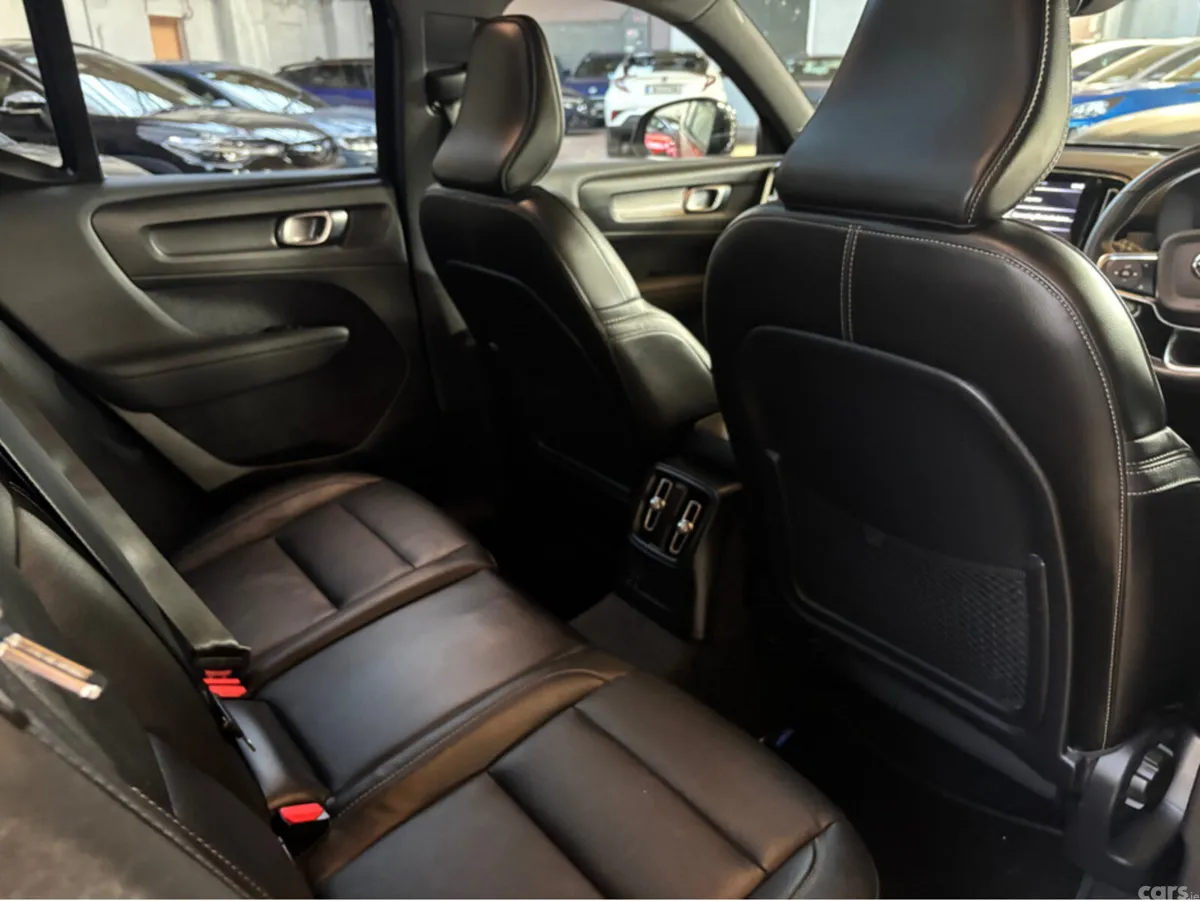 Volvo XC40 SUV, Petrol Plug-in Hybrid, 2021, Red
