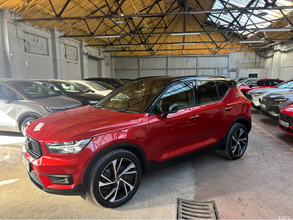 Volvo XC40 SUV, Petrol Plug-in Hybrid, 2021, Red