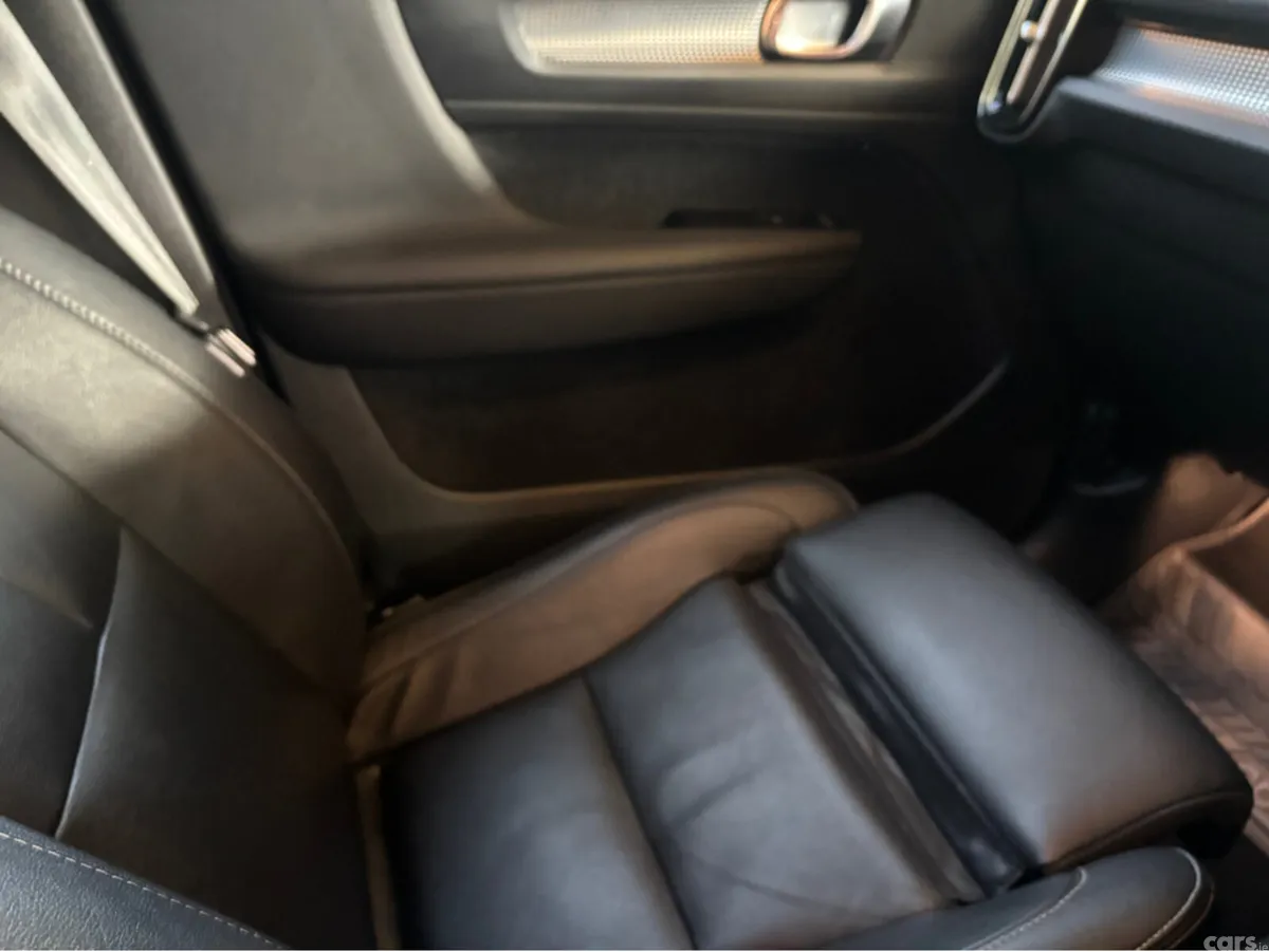 Volvo XC40 SUV, Petrol Plug-in Hybrid, 2021, Red