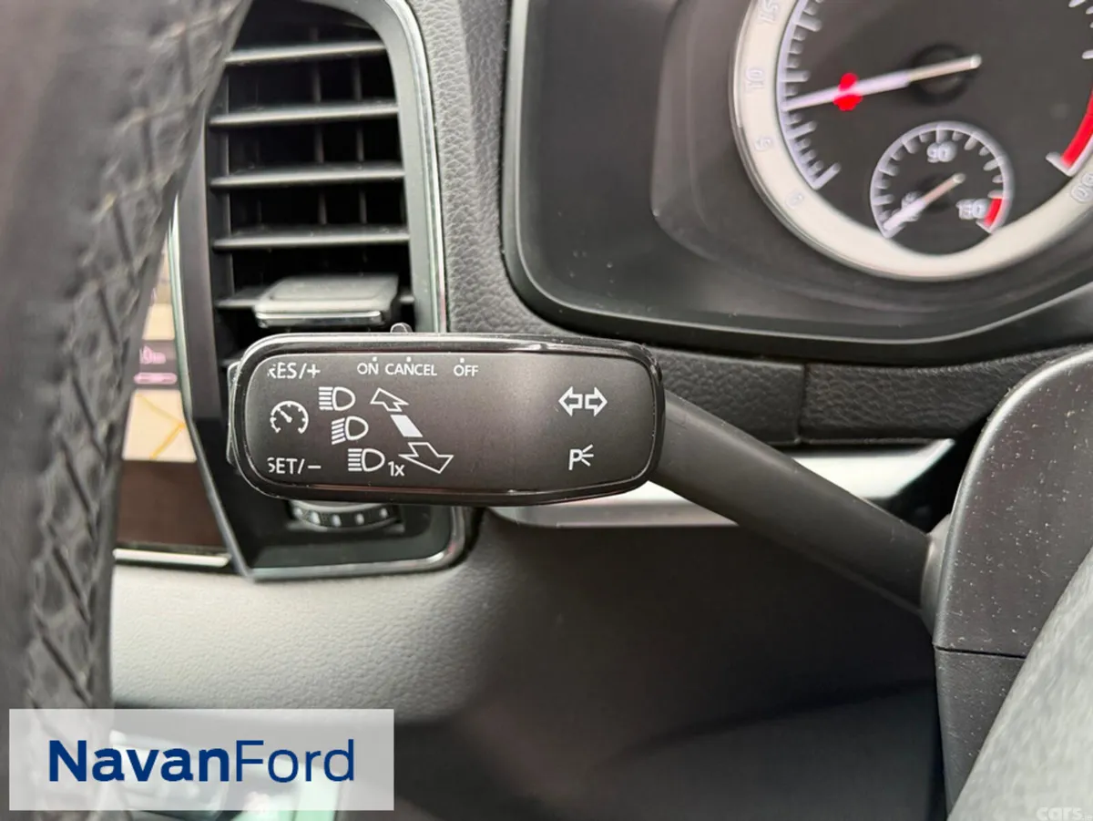 Skoda Karoq SUV, Diesel, 2019, White
