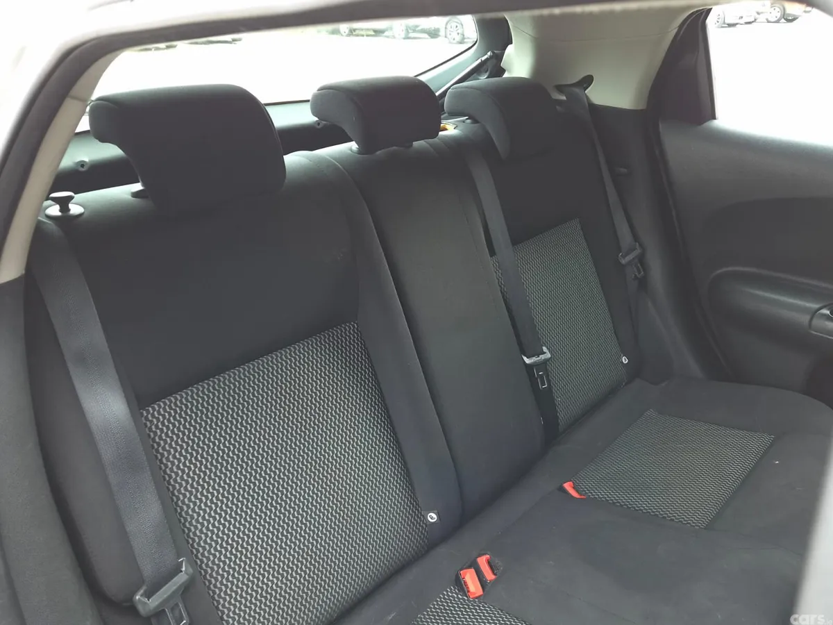 Nissan Juke SUV, Diesel, 2017, Grey